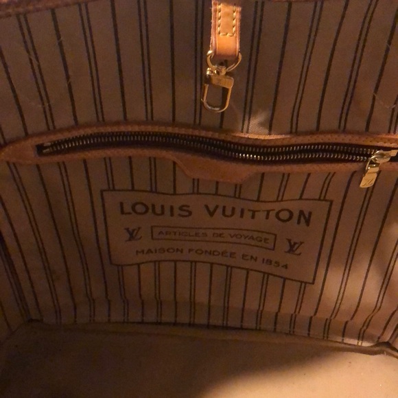 Louis Vuitton Handbags - Louis Vuitton Neverfull MM